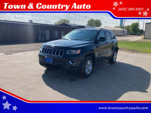 2015 Jeep Grand Cherokee for sale at Town & Country Auto in Kranzburg SD