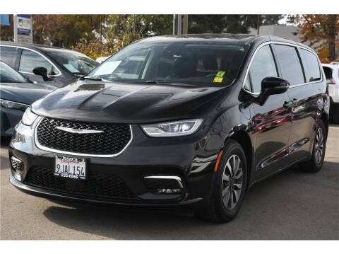 2024 Chrysler Pacifica Plug-In Hybrid Select