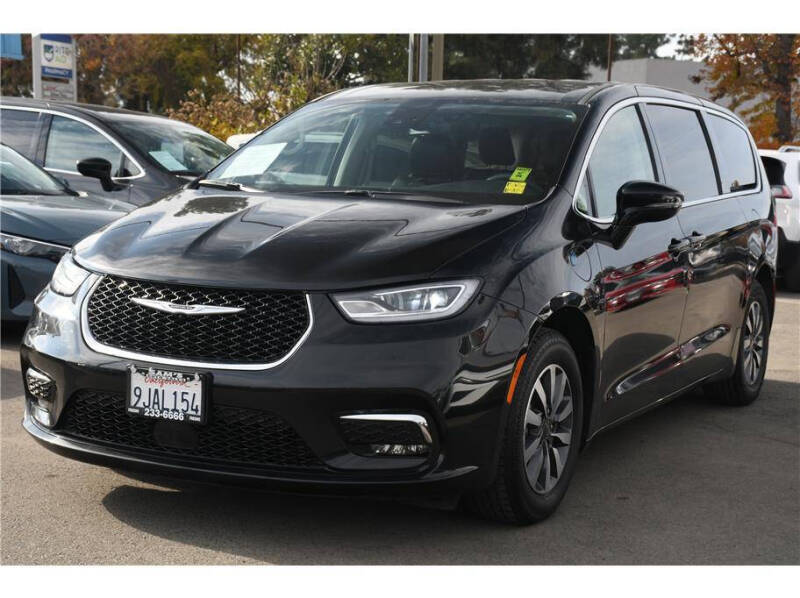 2024 Chrysler Pacifica Plug-In Hybrid Select