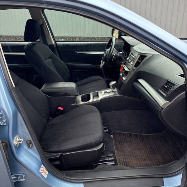 2010 Subaru Legacy 2.5i Premium