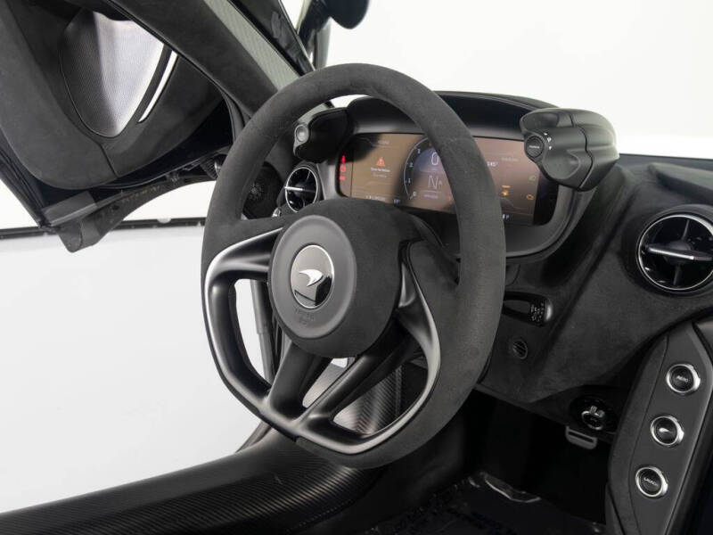 2025 McLaren 750S Spider