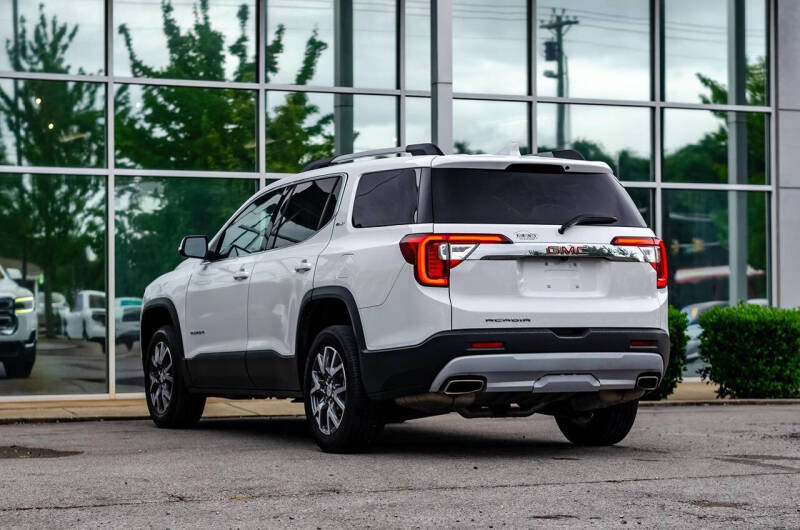 2023 GMC Acadia SLT