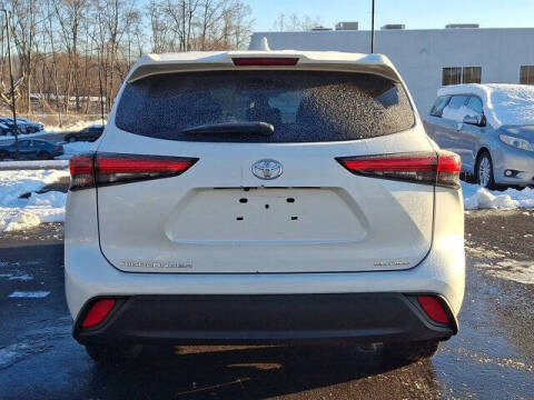 2020 Toyota Highlander LE