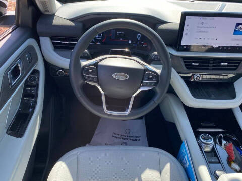 2025 Ford Explorer Platinum