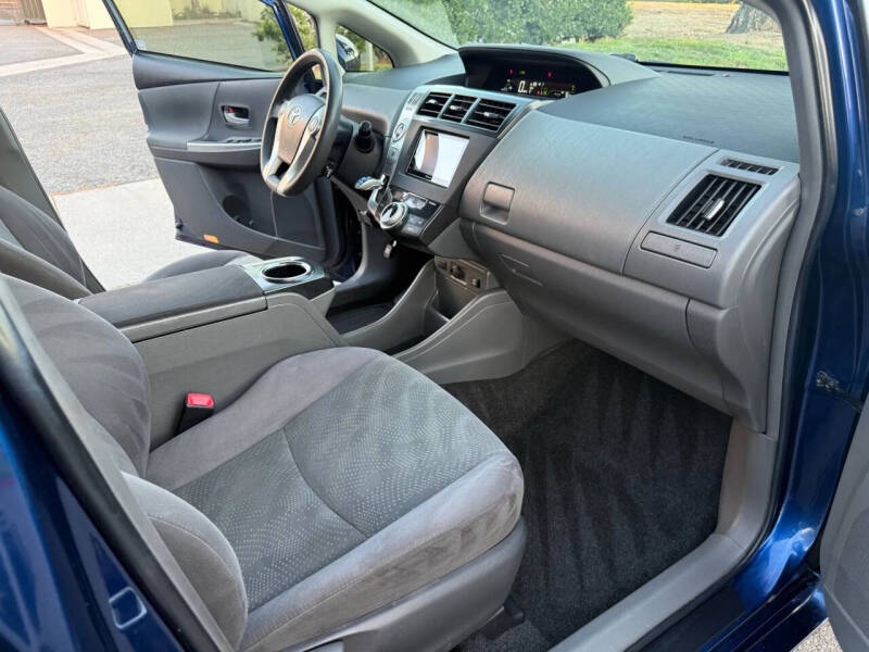 2013 Toyota Prius v Three