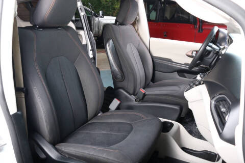 2017 Chrysler Pacifica LX