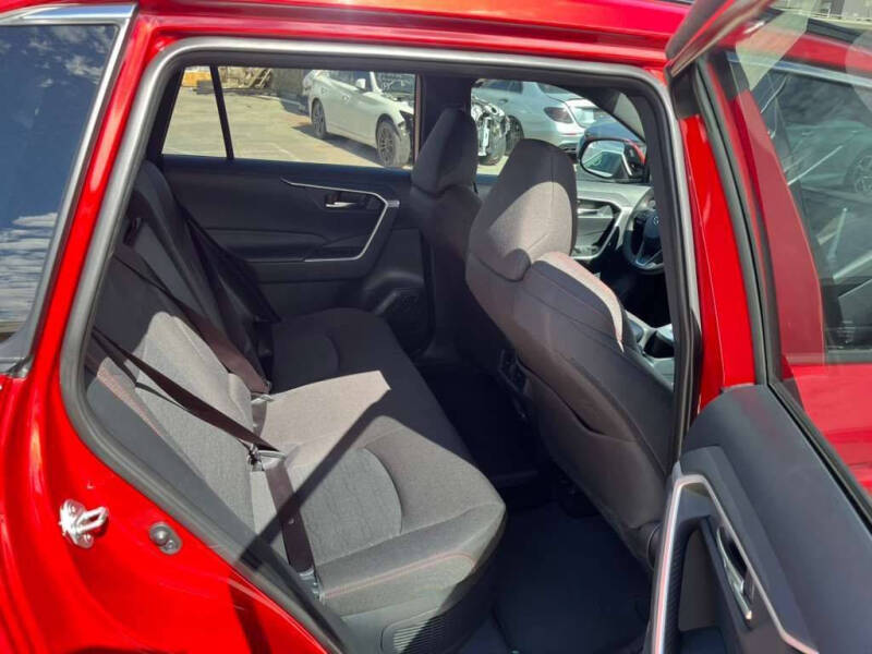 2024 Toyota RAV4 Prime SE