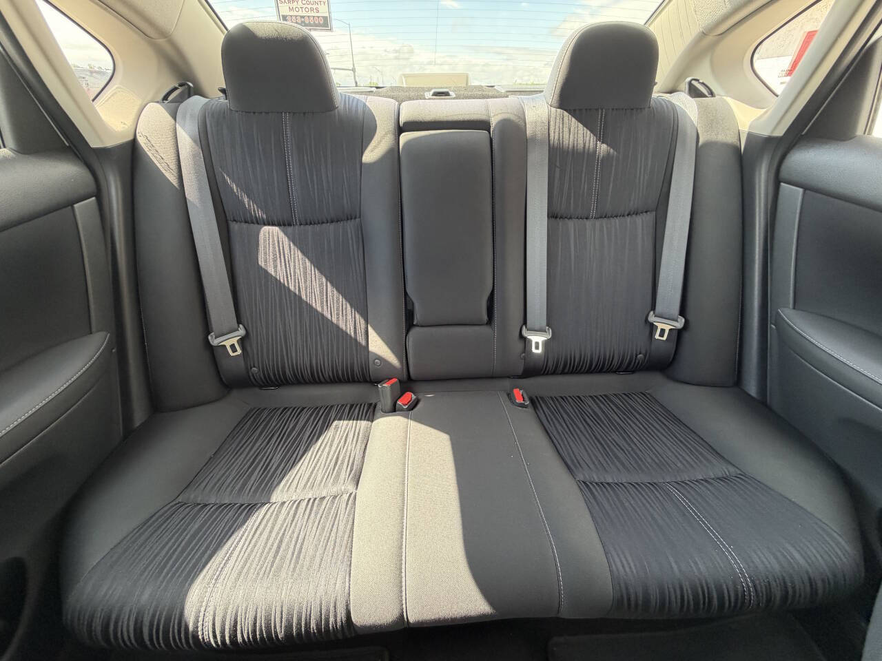 Off White 2018 Nissan Sentra SV SV 4dr Sedan 25