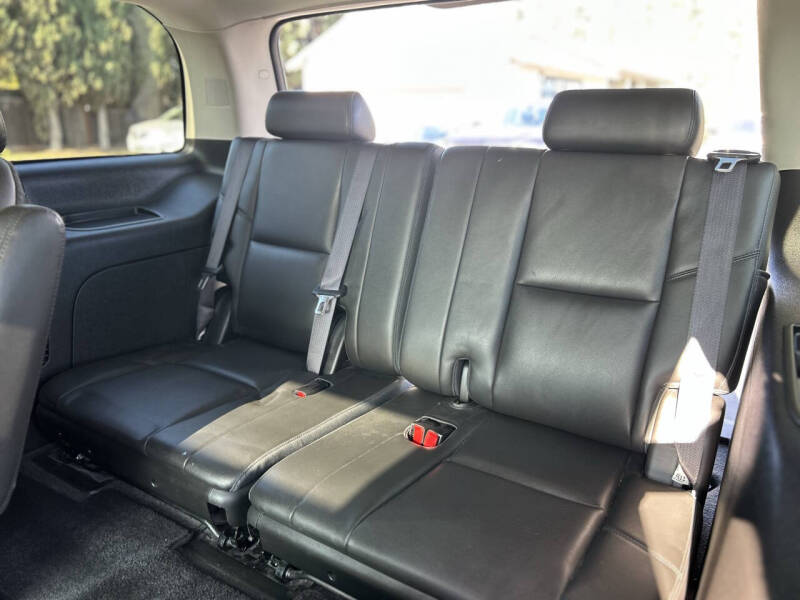 2012 Cadillac Escalade Luxury