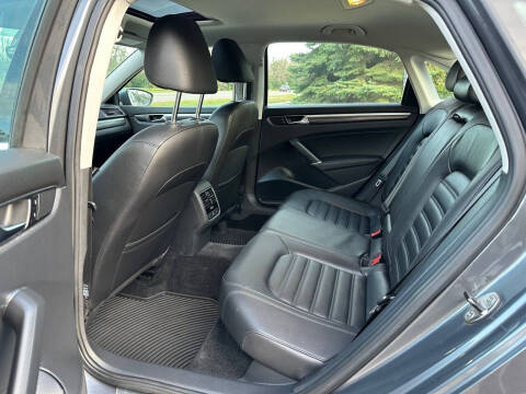 2017 Volkswagen Passat 1.8T SEL Premium