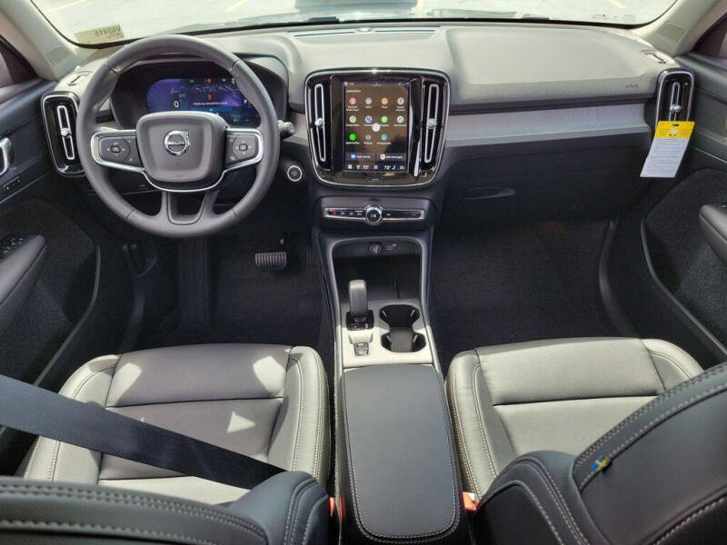 2026 Volvo XC40 B5 Core