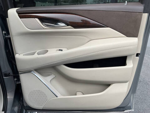 2017 Cadillac Escalade ESV Premium Luxury