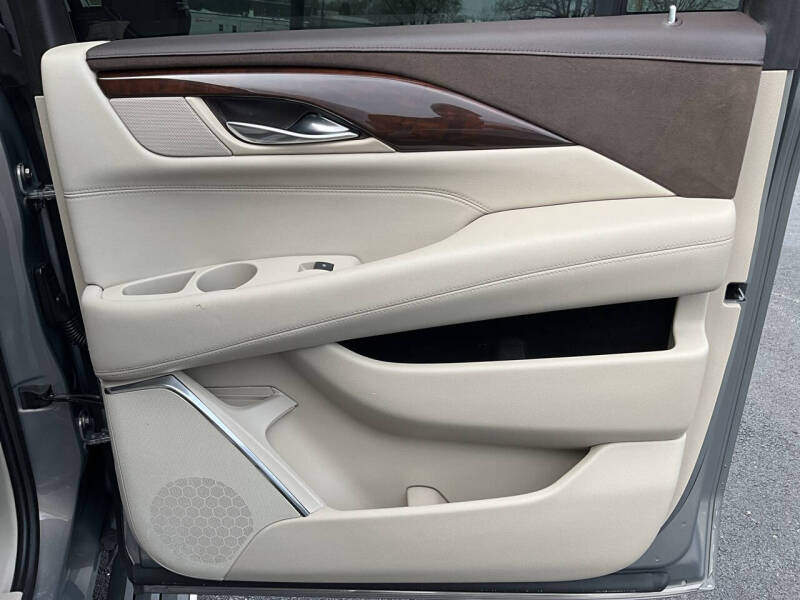 2017 Cadillac Escalade ESV Premium Luxury