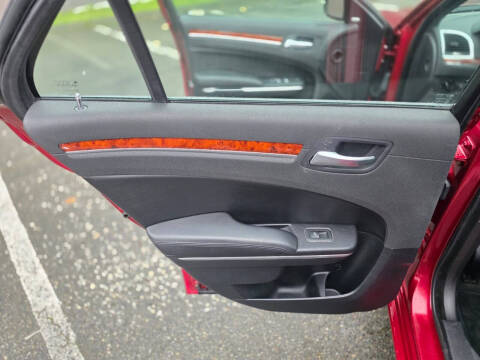 2012 Chrysler 300 Limited