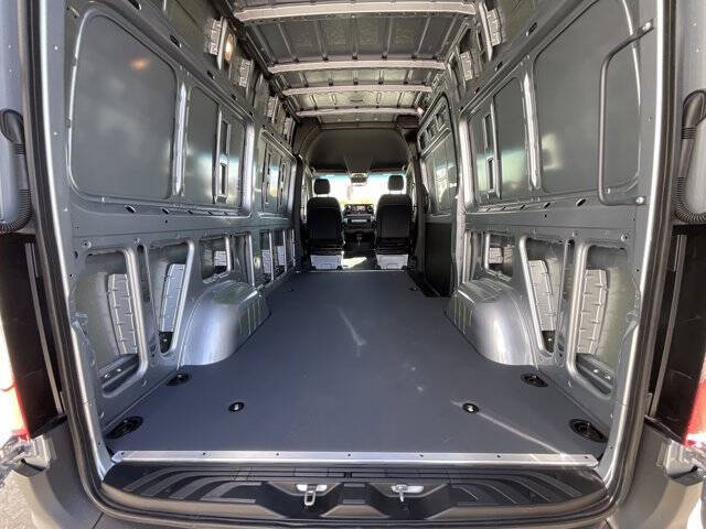 2025 Mercedes-Benz Sprinter 2500