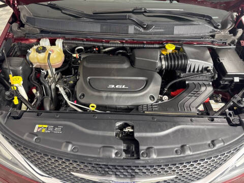 2017 Chrysler Pacifica Touring-L