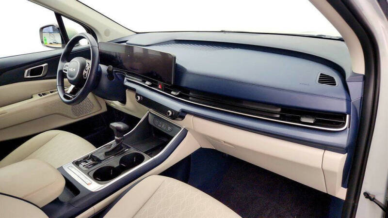 2025 Kia Carnival EX