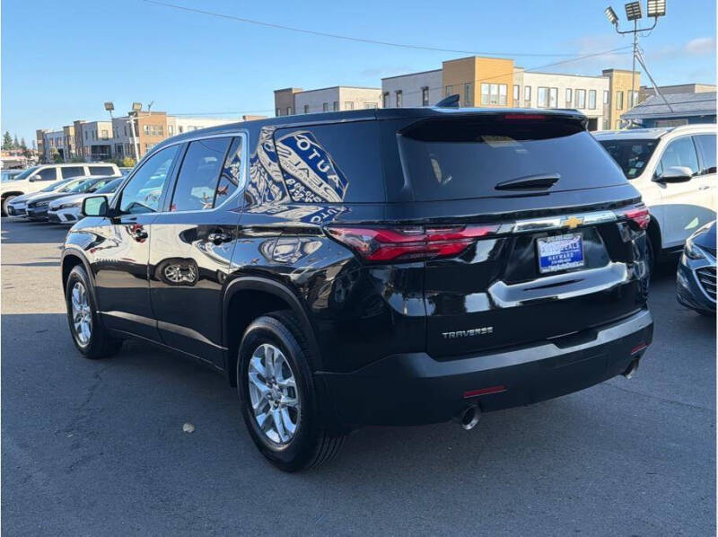 2023 Chevrolet Traverse LS