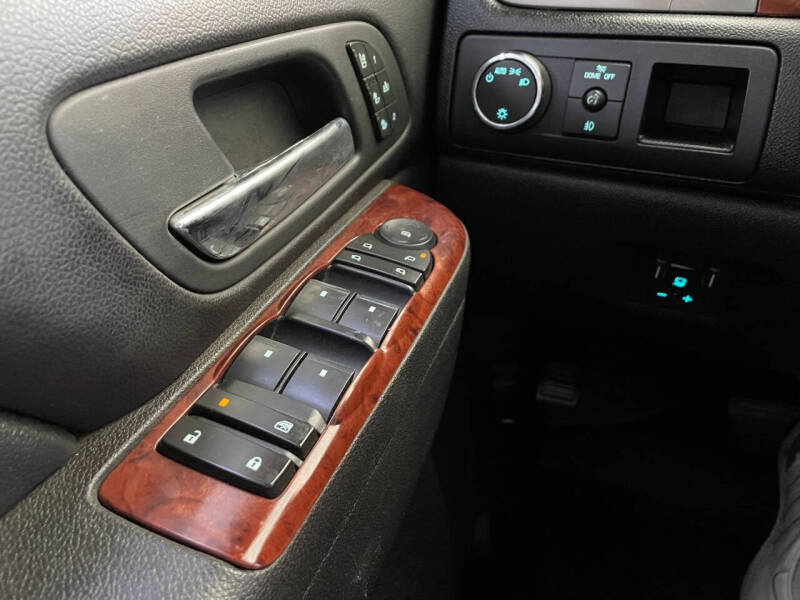 2011 Chevrolet Avalanche LTZ