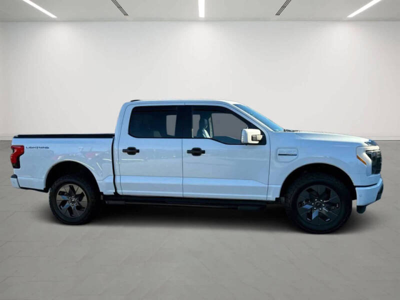 2022 Ford F-150 Lightning Lariat