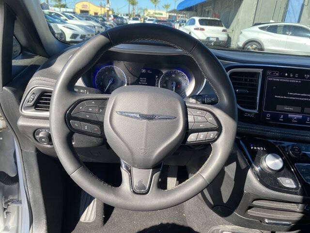 2023 Chrysler Pacifica Touring