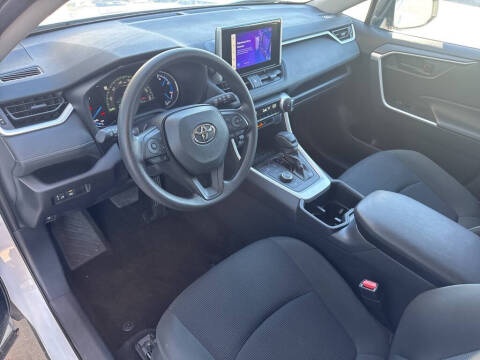 2024 Toyota RAV4 Hybrid LE