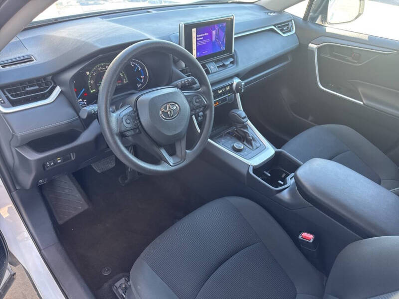 2024 Toyota RAV4 Hybrid LE