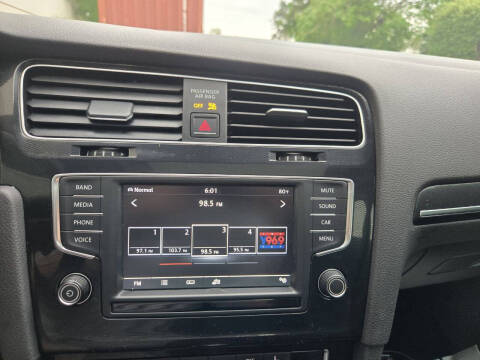 2017 Volkswagen Golf GTI SE