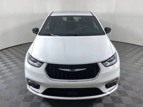 2024 Chrysler Pacifica Touring