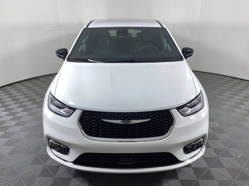 2024 Chrysler Pacifica Touring