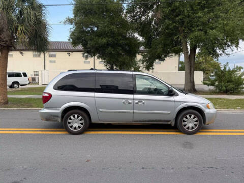 2005 Chrysler Town and Country Touring