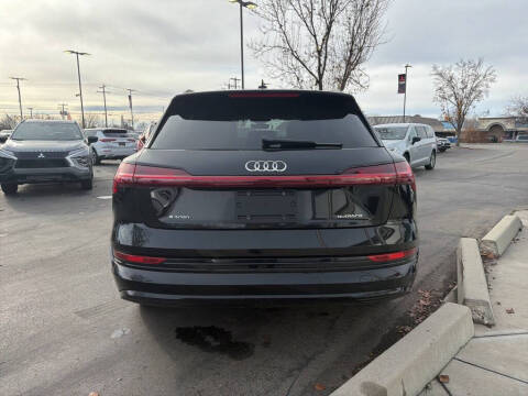 2021 Audi e-tron quattro Premium