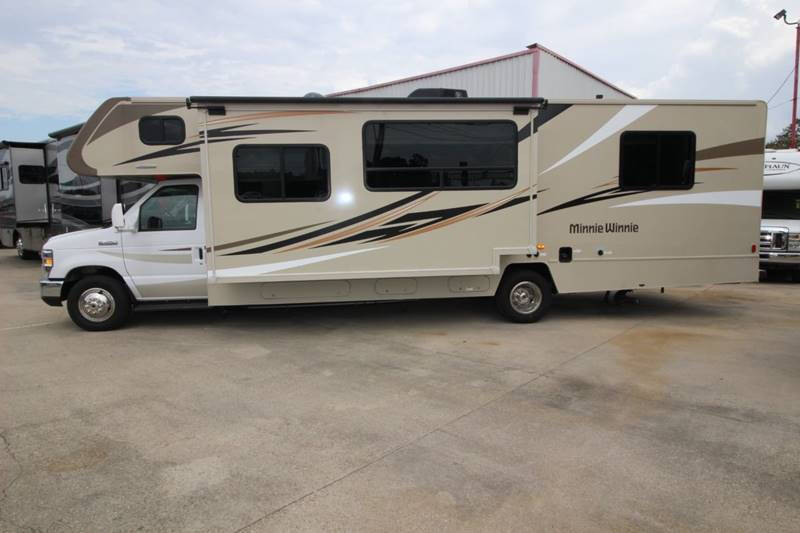 2017 Winnebago MINNIE WINNIE 31K