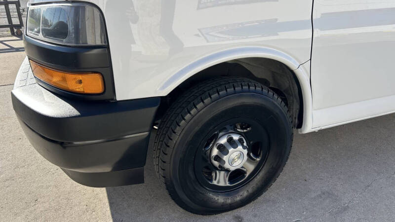 2022 Chevrolet Express 2500