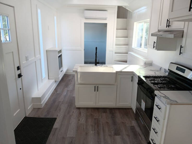 2024 TINY HOME 10X34