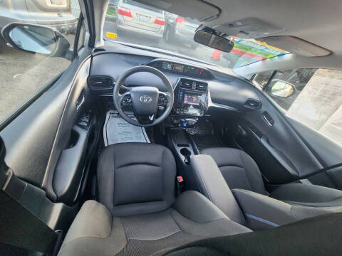 2019 Toyota Prius L Eco