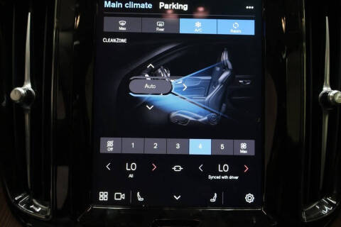 2024 Volvo XC60 B5 Plus Dark Theme