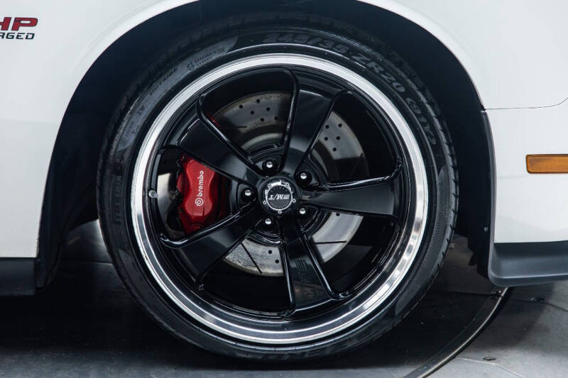 2012 Dodge Challenger SRT8 - Photo 14