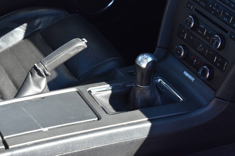 2012 Ford Mustang V6 Premium