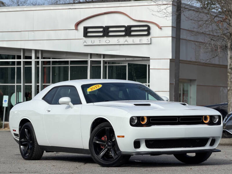 2019 Dodge Challenger SXT's photo