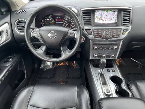 2017 Nissan Pathfinder Platinum