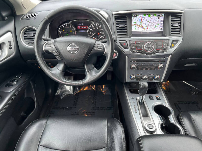 2017 Nissan Pathfinder Platinum