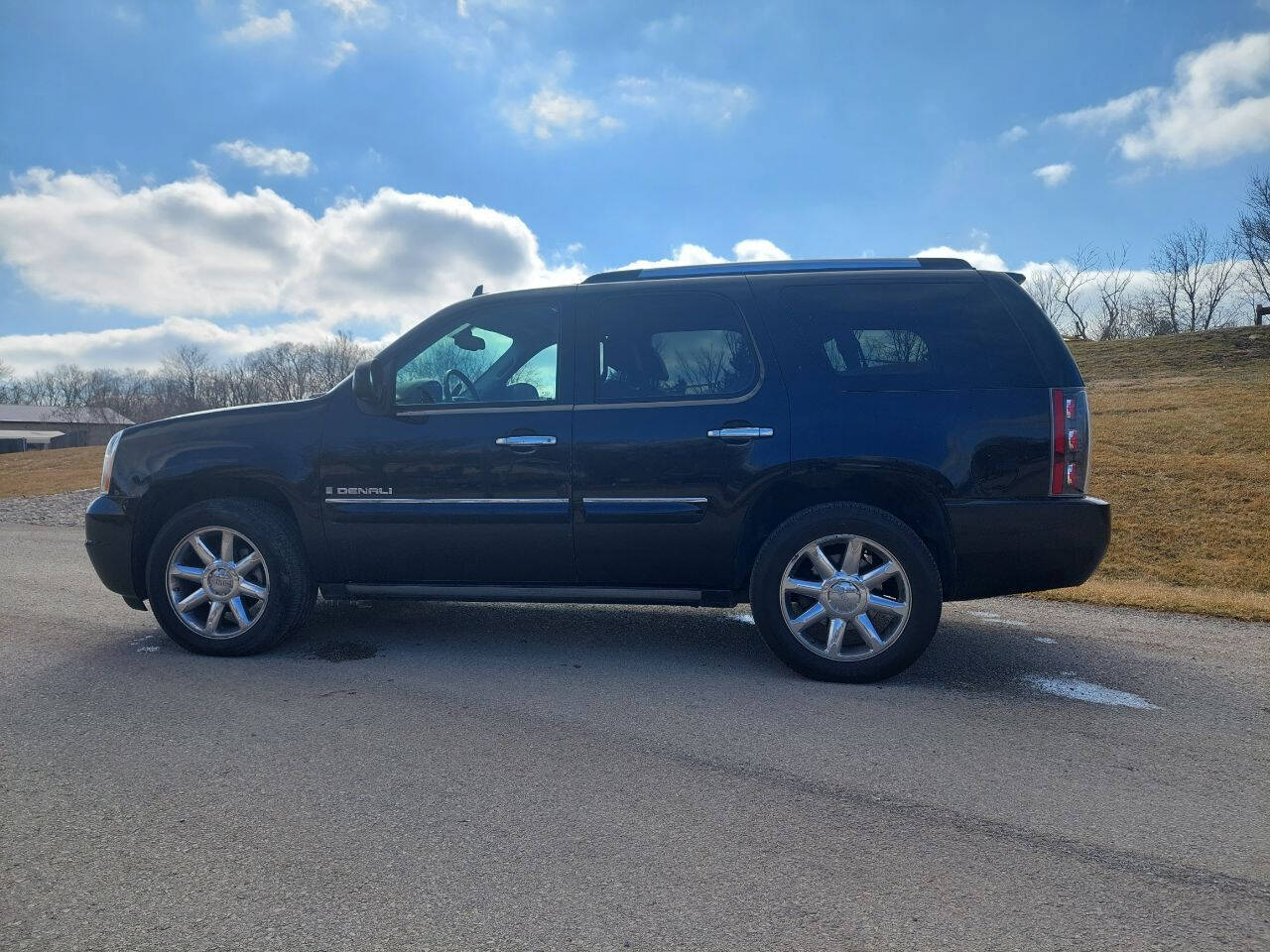 2007 GMC Yukon for sale at Fast Track Auto Mart in Kansas City, MO