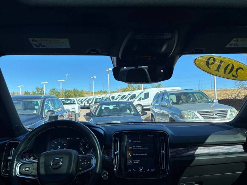 2019 Volvo XC40 T5 R-Design