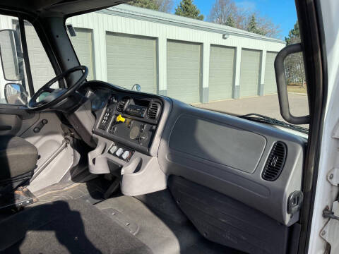 2012 Freightliner Business class M2