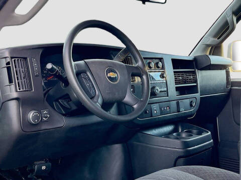 2023 Chevrolet Express 2500