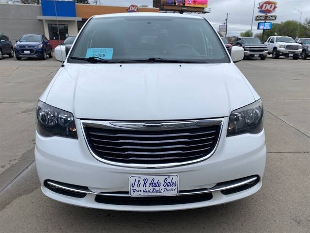 2016 Chrysler Town and Country S
