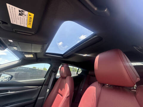 2025 Mazda Mazda3 Hatchback 2.5 S Carbon Edition