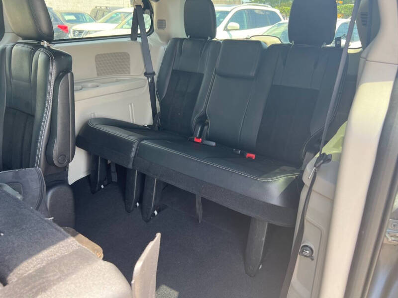 2016 Dodge Grand Caravan SXT Plus