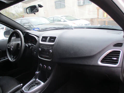 2012 Dodge Avenger SE